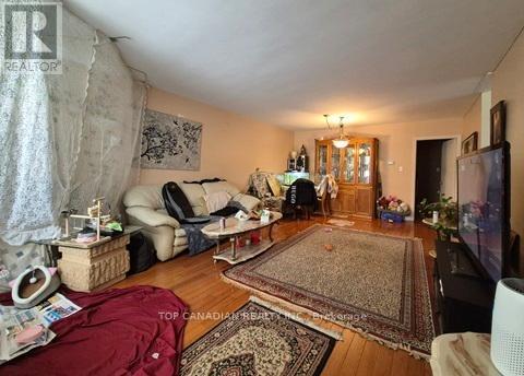315 Bluegrass Boulevard, Richmond Hill, Ontario  L4C 3H3 - Photo 4 - N12003220