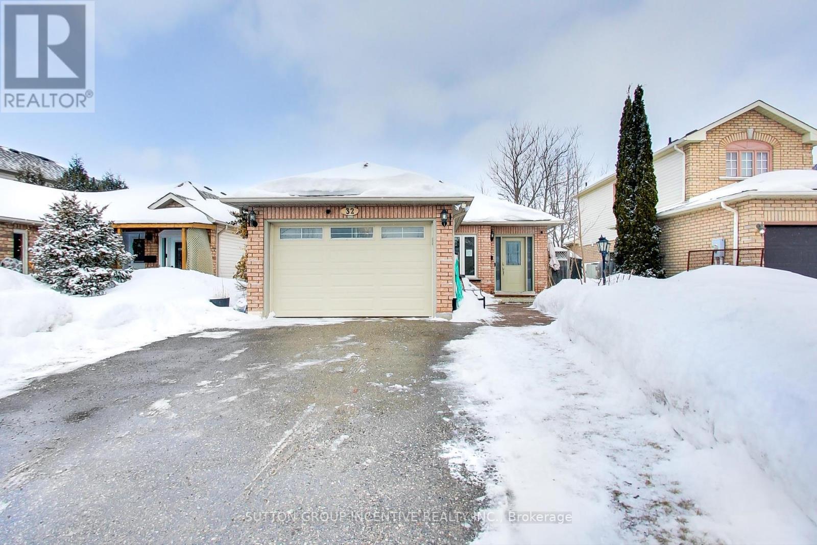 32 GORE DRIVE, barrie (ardagh), Ontario