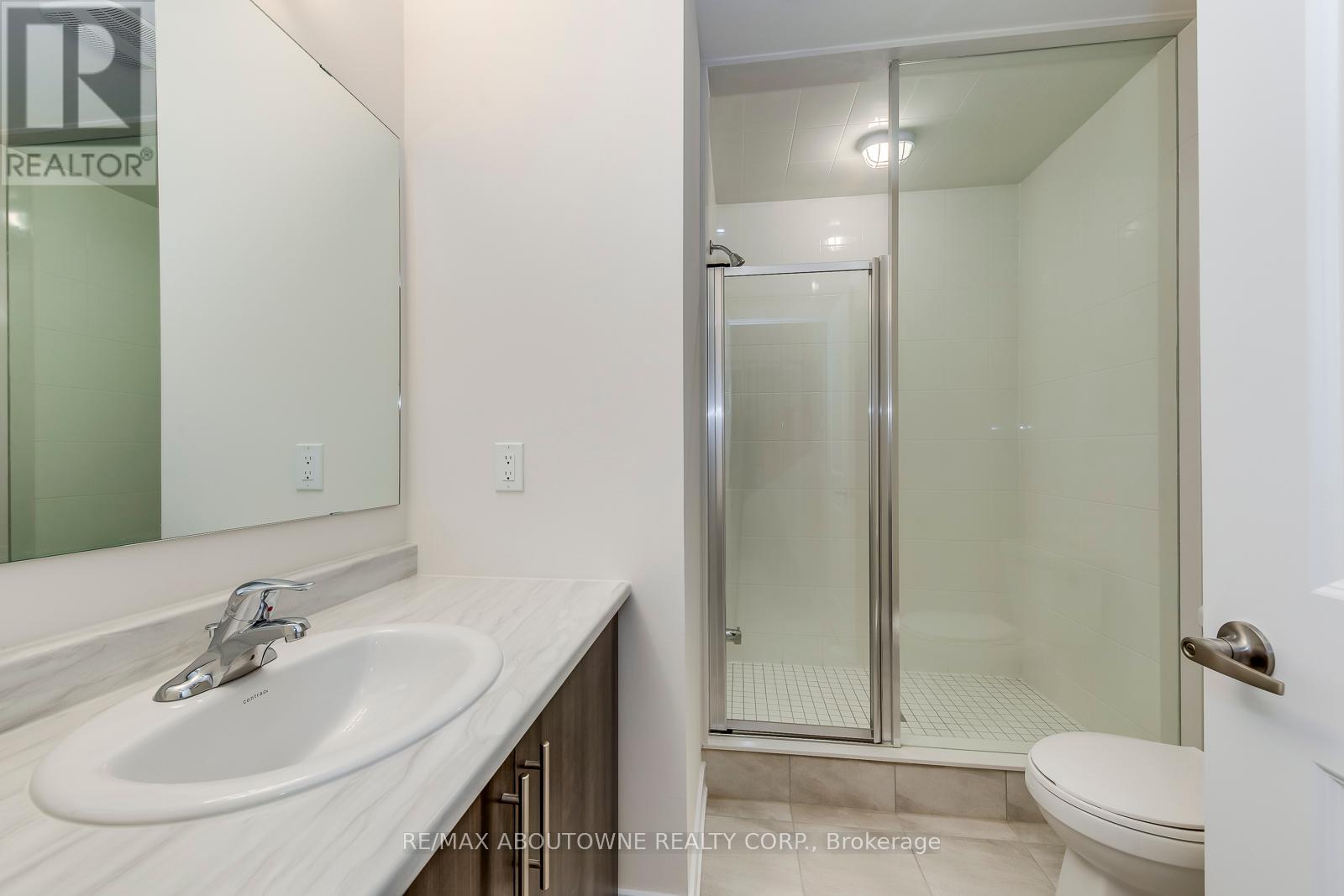 3094 Perkins Way, Oakville, Ontario  L6H 7G1 - Photo 6 - W12003230