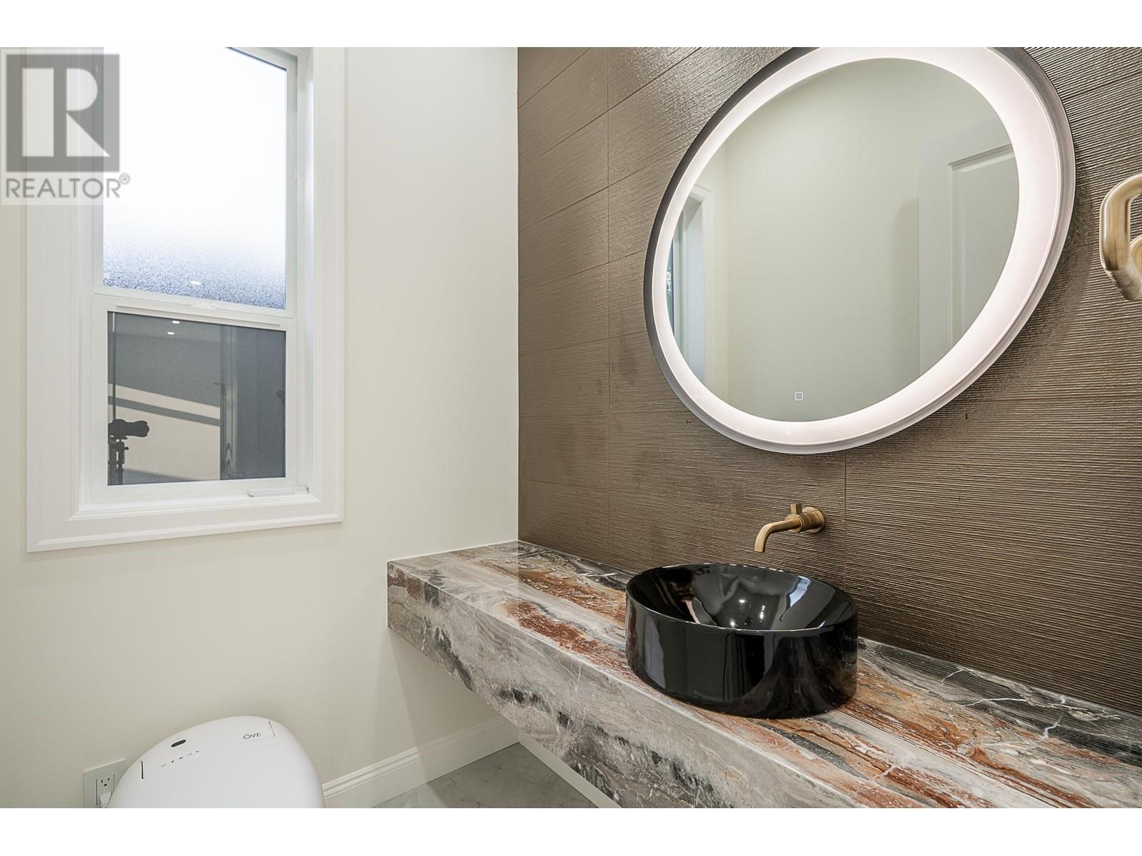 550 Richmond Street, New Westminster, British Columbia  V3L 4C7 - Photo 13 - R2951119