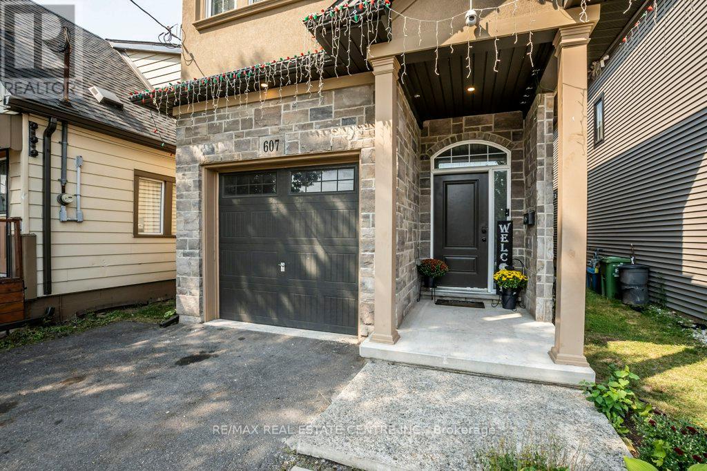 607 Knox Avenue W, Hamilton, Ontario  L8H 6K2 - Photo 3 - X12003281