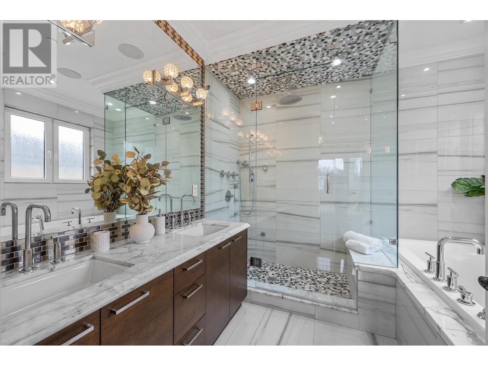 Listing Picture 21 of 40 : 3548 W 23RD AVENUE, Vancouver / 溫哥華 - 魯藝地產 Yvonne Lu Group - MLS Medallion Club Member