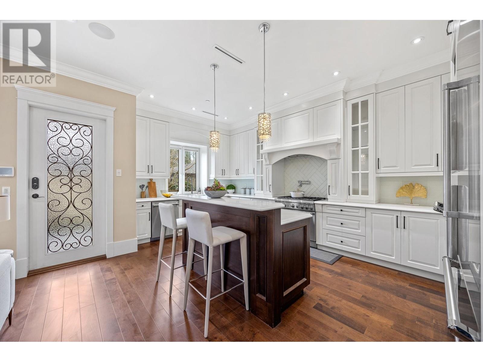 Listing Picture 16 of 40 : 3548 W 23RD AVENUE, Vancouver / 溫哥華 - 魯藝地產 Yvonne Lu Group - MLS Medallion Club Member