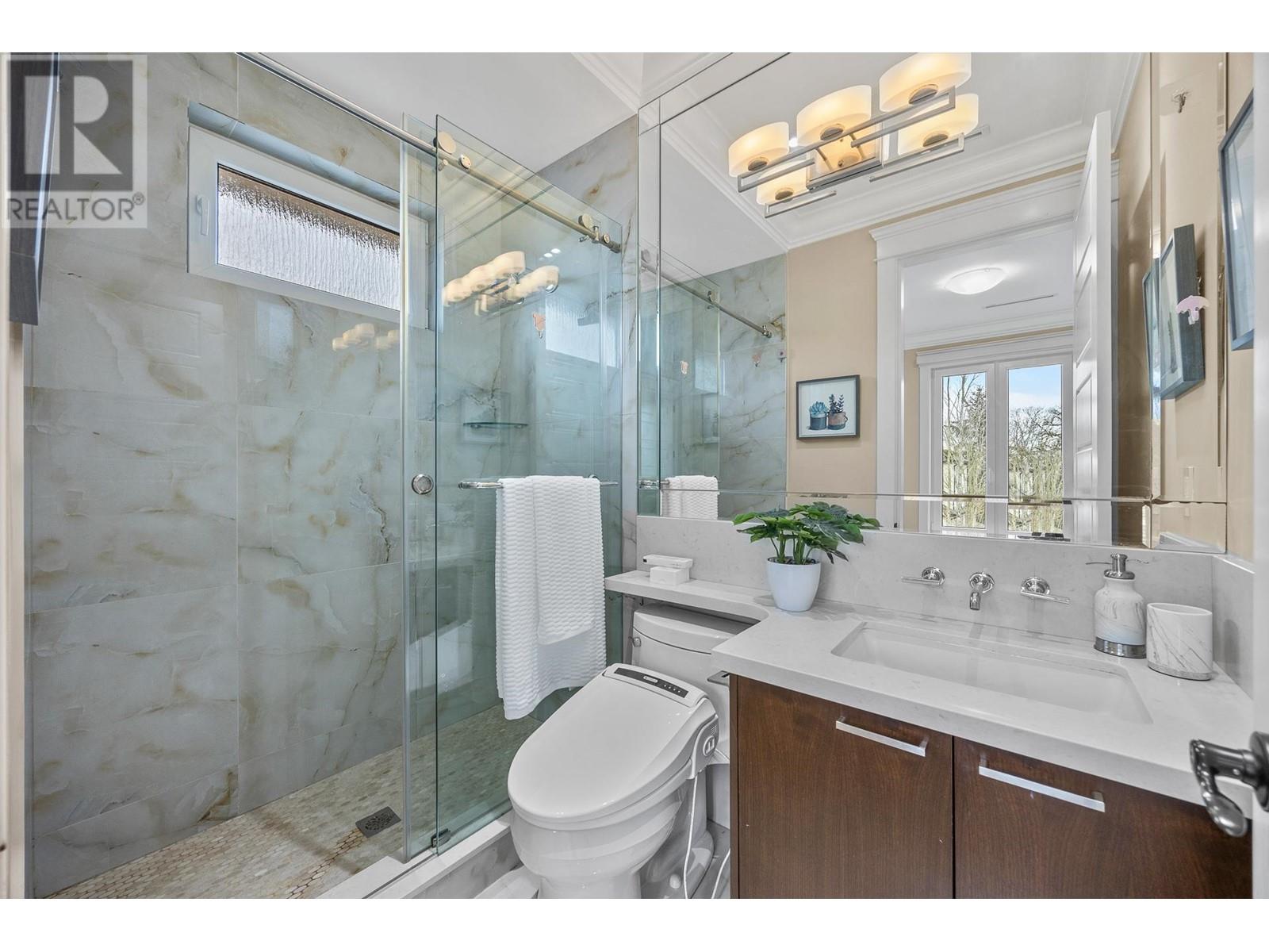 Listing Picture 25 of 40 : 3548 W 23RD AVENUE, Vancouver / 溫哥華 - 魯藝地產 Yvonne Lu Group - MLS Medallion Club Member