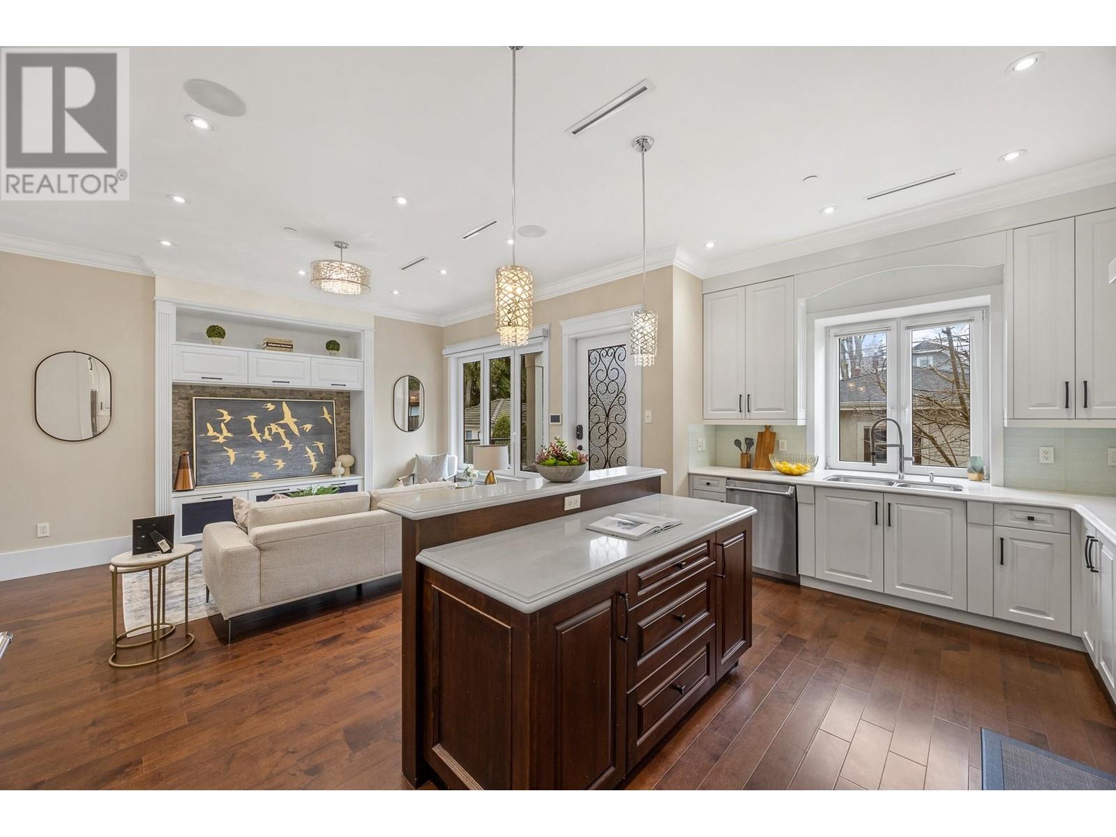 Listing Picture 15 of 40 : 3548 W 23RD AVENUE, Vancouver / 溫哥華 - 魯藝地產 Yvonne Lu Group - MLS Medallion Club Member