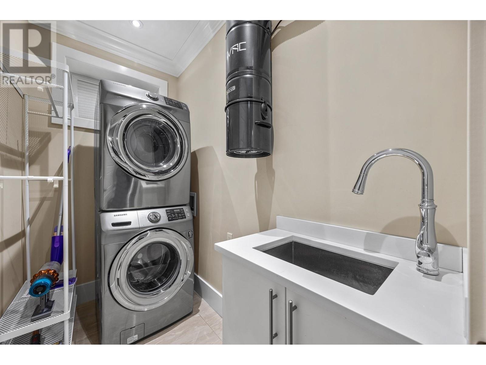 Listing Picture 31 of 40 : 3548 W 23RD AVENUE, Vancouver / 溫哥華 - 魯藝地產 Yvonne Lu Group - MLS Medallion Club Member