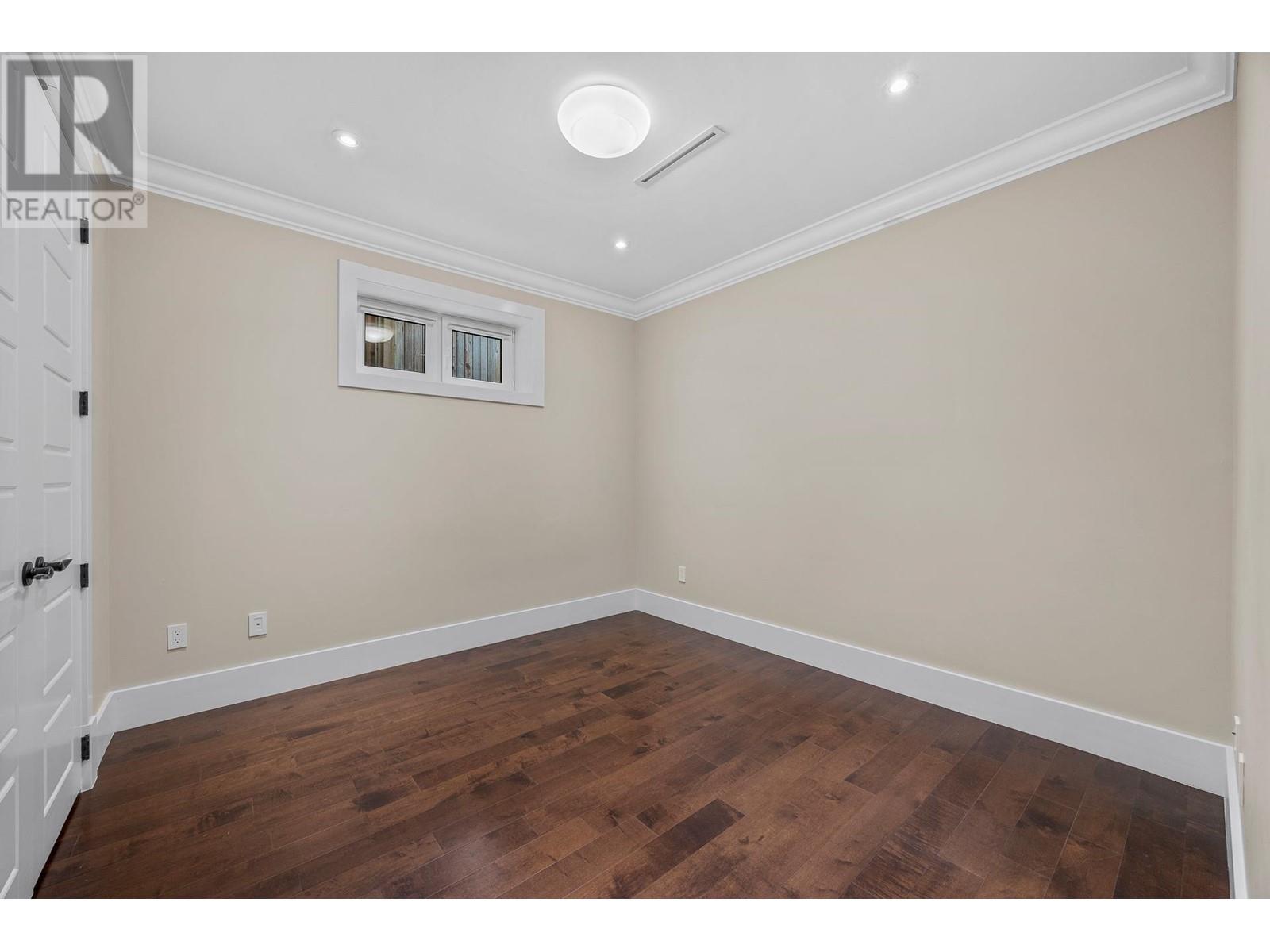 Listing Picture 34 of 40 : 3548 W 23RD AVENUE, Vancouver / 溫哥華 - 魯藝地產 Yvonne Lu Group - MLS Medallion Club Member