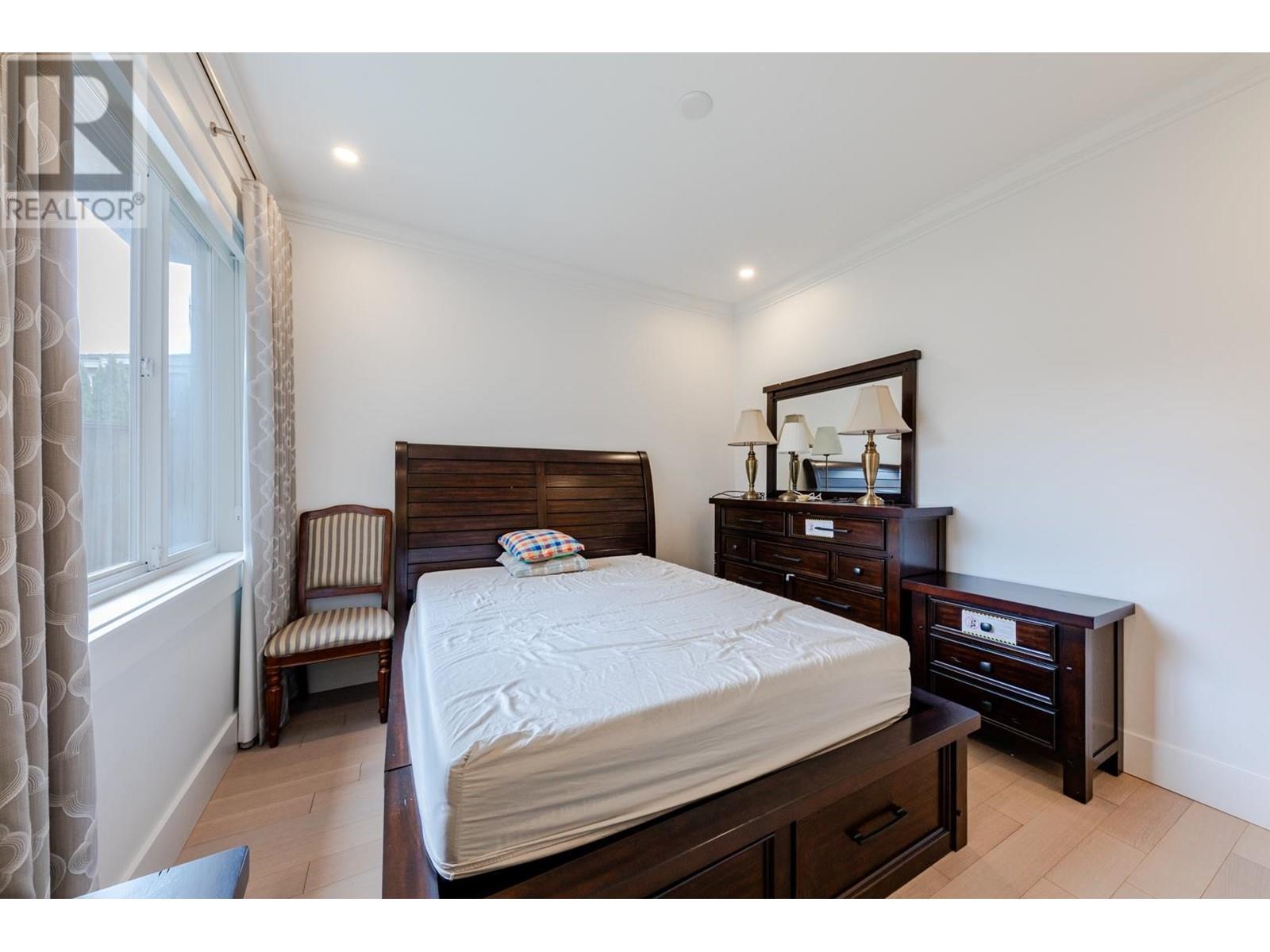 7511 Glacier Crescent, Richmond, British Columbia  V7A 1L6 - Photo 10 - R2974134