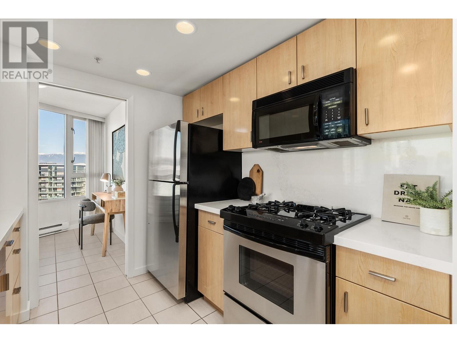 Listing Picture 9 of 26 : 3601 1033 MARINASIDE CRESCENT, Vancouver / 溫哥華 - 魯藝地產 Yvonne Lu Group - MLS Medallion Club Member