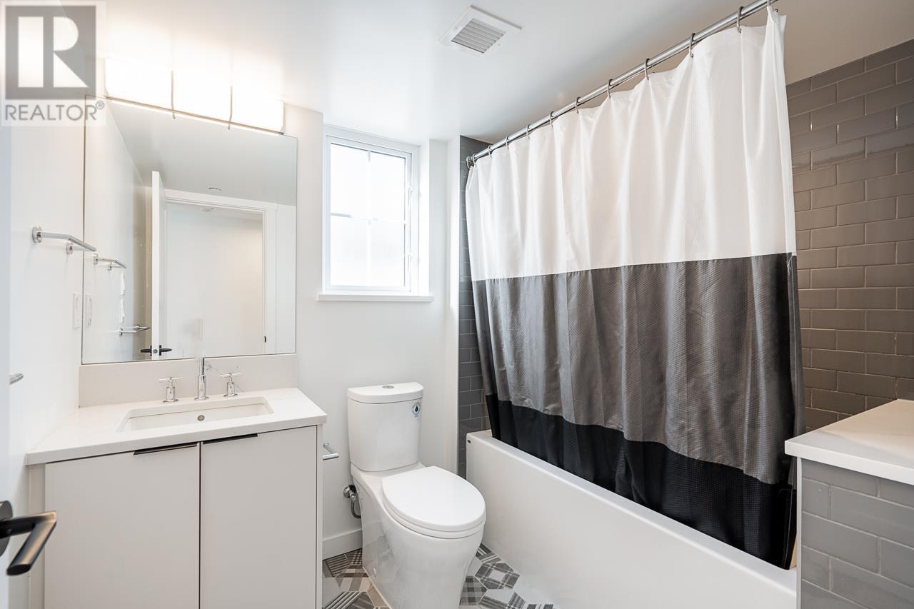 13 237 Ridgeway Avenue, North Vancouver, British Columbia  V7L 0H6 - Photo 13 - R2974329