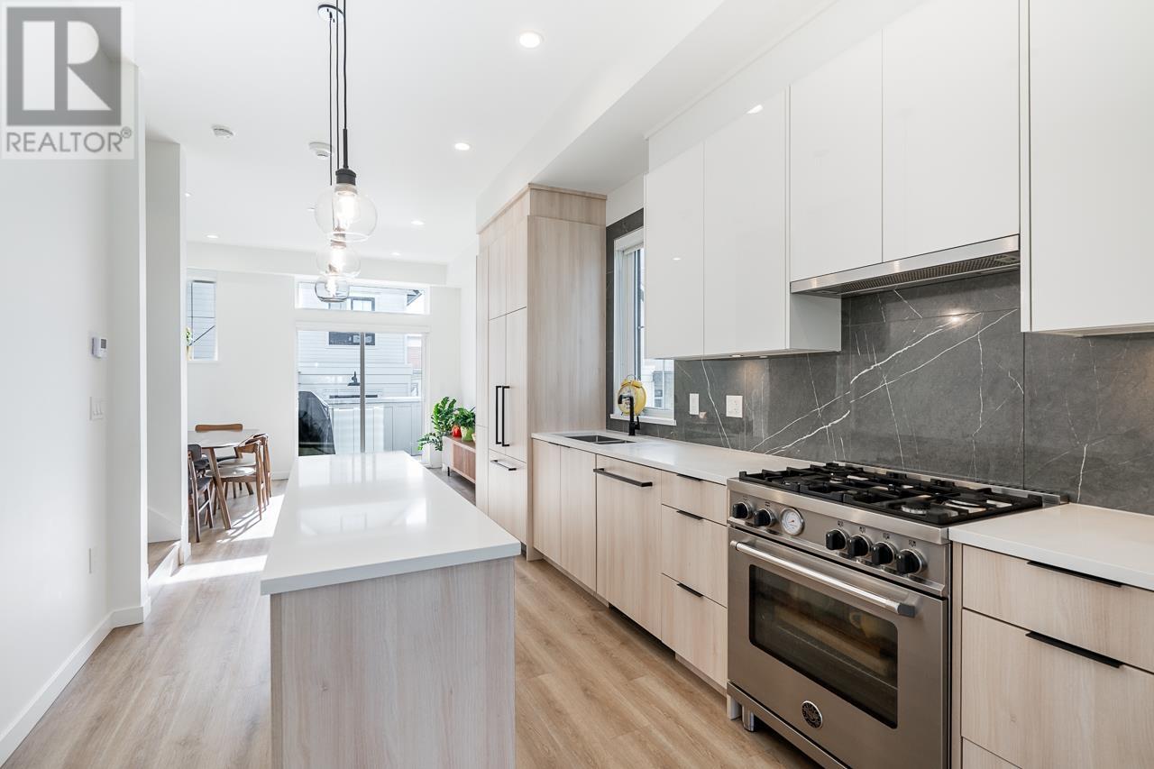 13 237 Ridgeway Avenue, North Vancouver, British Columbia  V7L 0H6 - Photo 5 - R2974329
