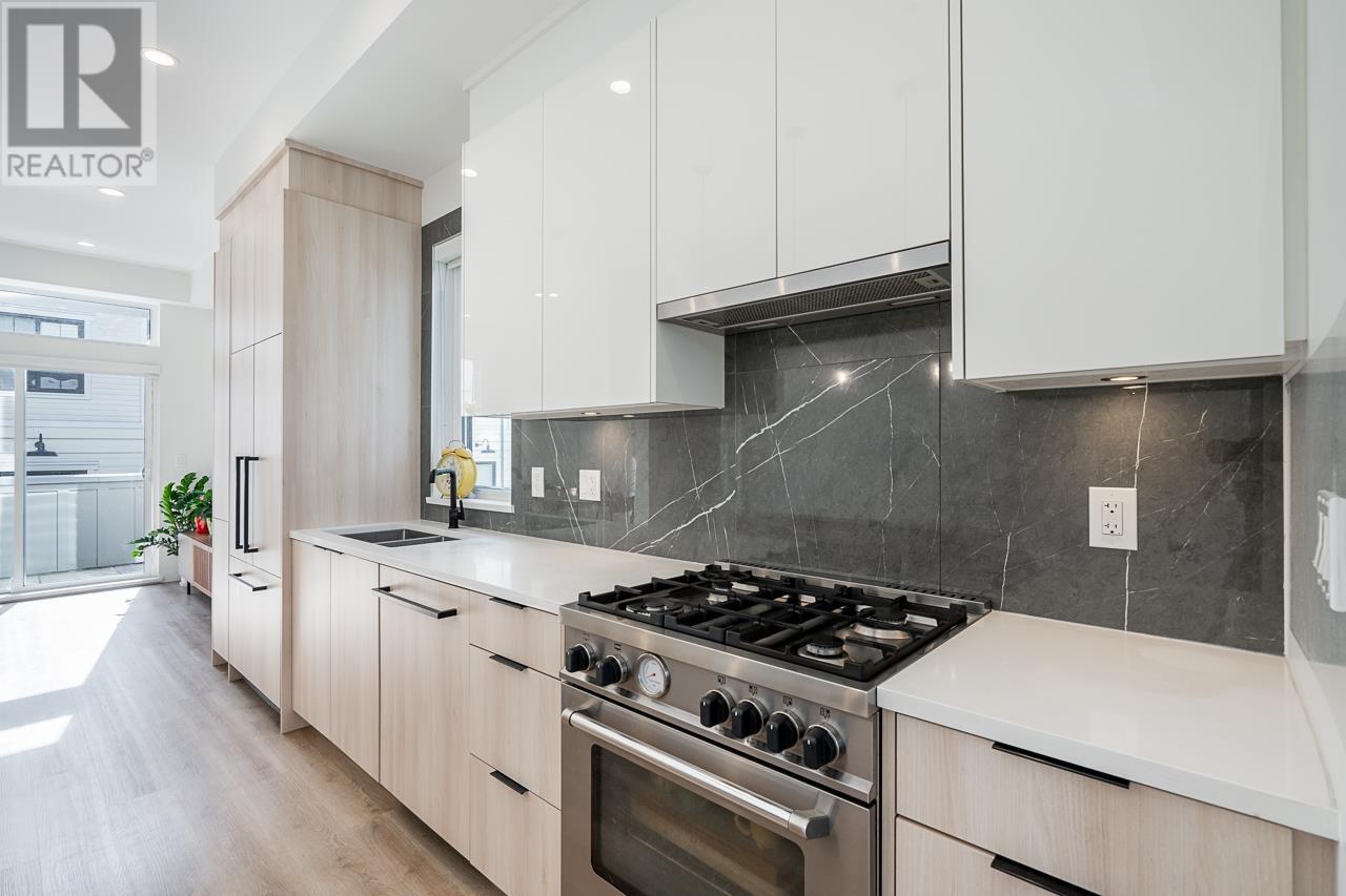 13 237 Ridgeway Avenue, North Vancouver, British Columbia  V7L 0H6 - Photo 6 - R2974329