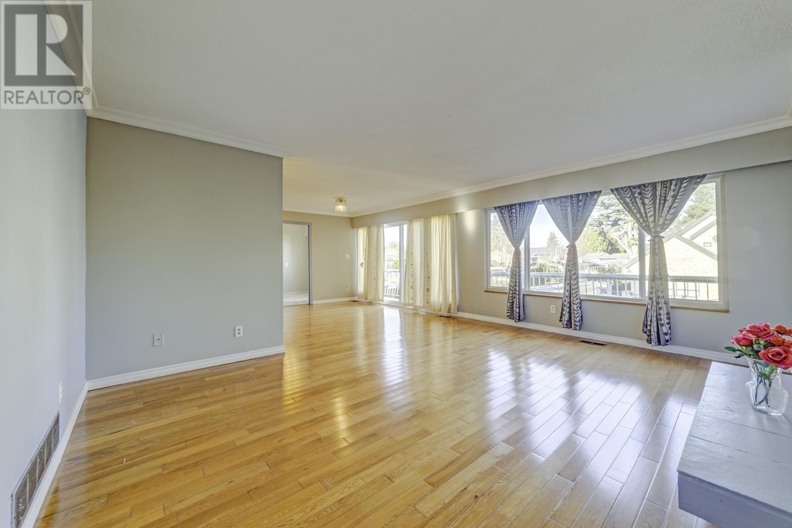 Property at 6500 YEATS CRESCENT image 5