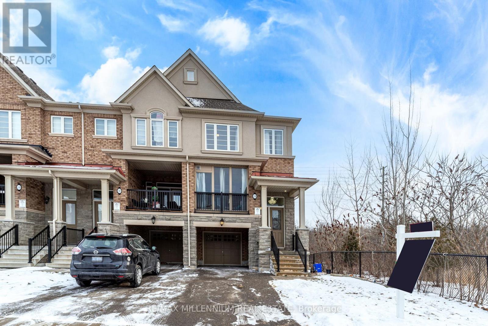 542 Stream Crescent E, Oakville, Ontario  L6M 1N7 - Photo 1 - W12003286