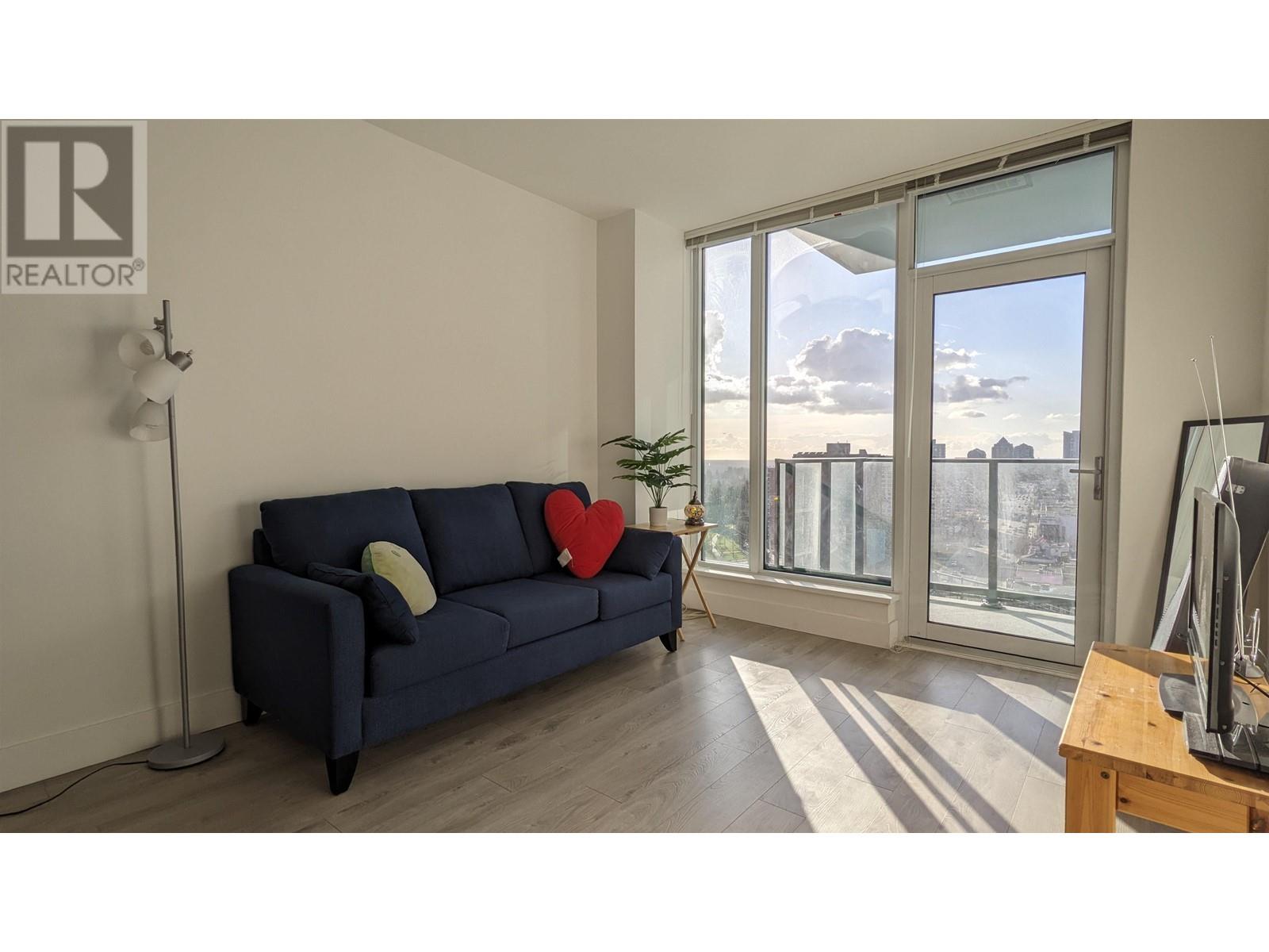 1901 7388 Kingsway, Burnaby, British Columbia  V3N 0G9 - Photo 4 - R2974182