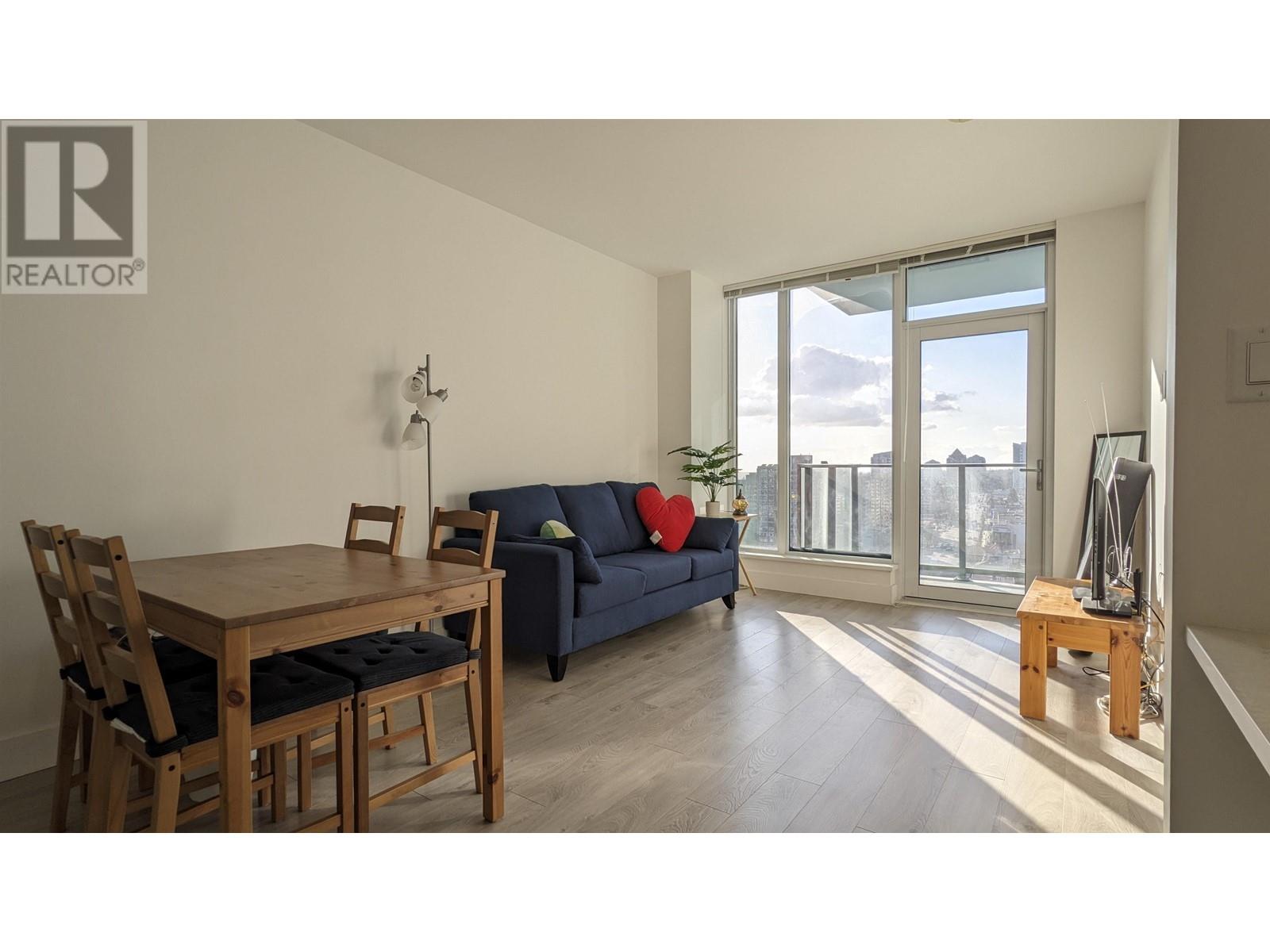 1901 7388 Kingsway, Burnaby, British Columbia  V3N 0G9 - Photo 3 - R2974182