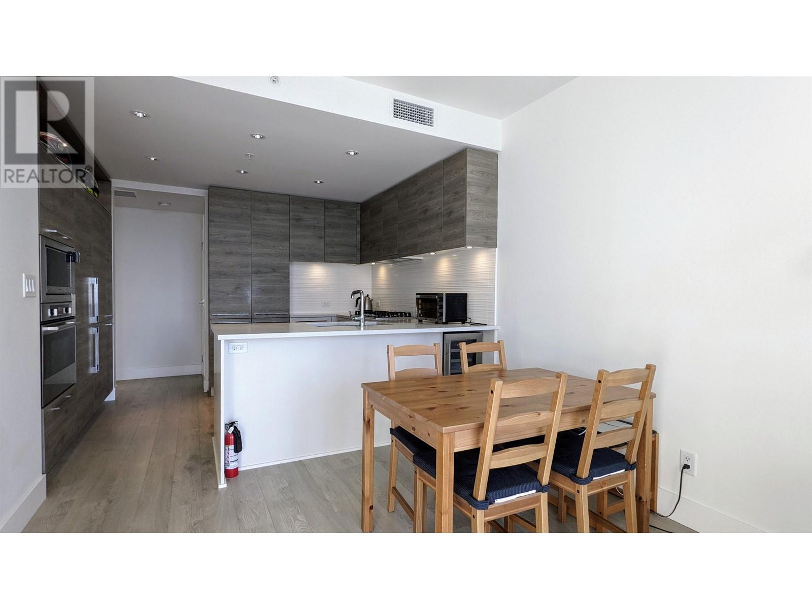 1901 7388 Kingsway, Burnaby, British Columbia  V3N 0G9 - Photo 11 - R2974182