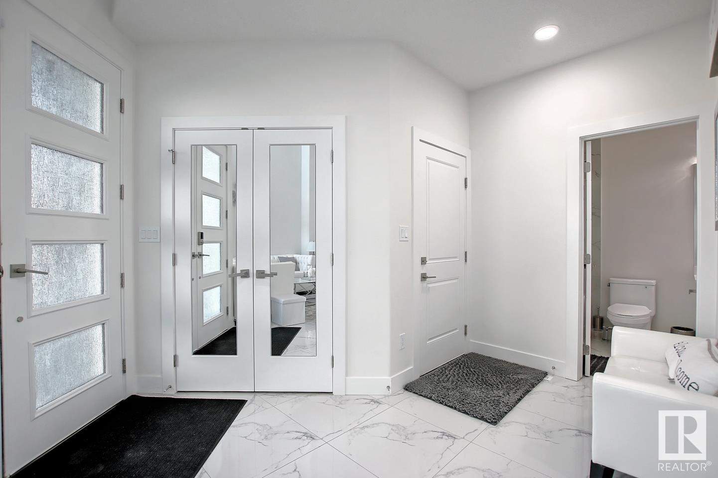 Property at 3628 1 AV SW image 4