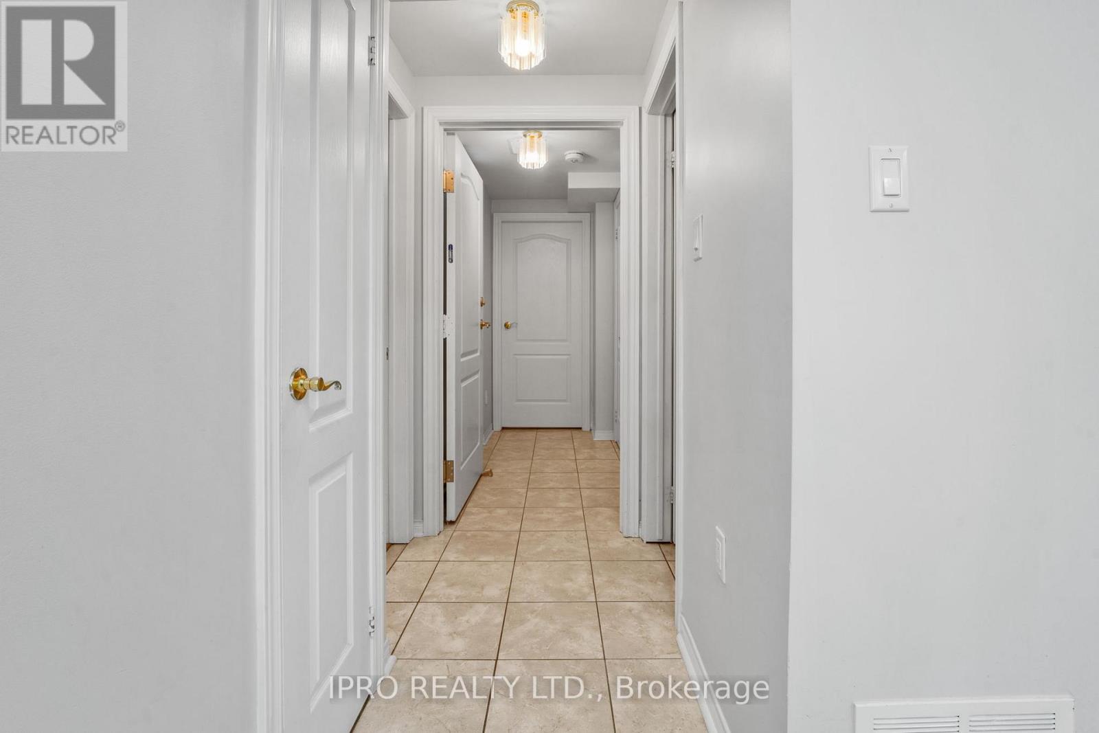 Lower - 3 Brambank Crescent, Brampton, Ontario  L7A 1T9 - Photo 14 - W12003323