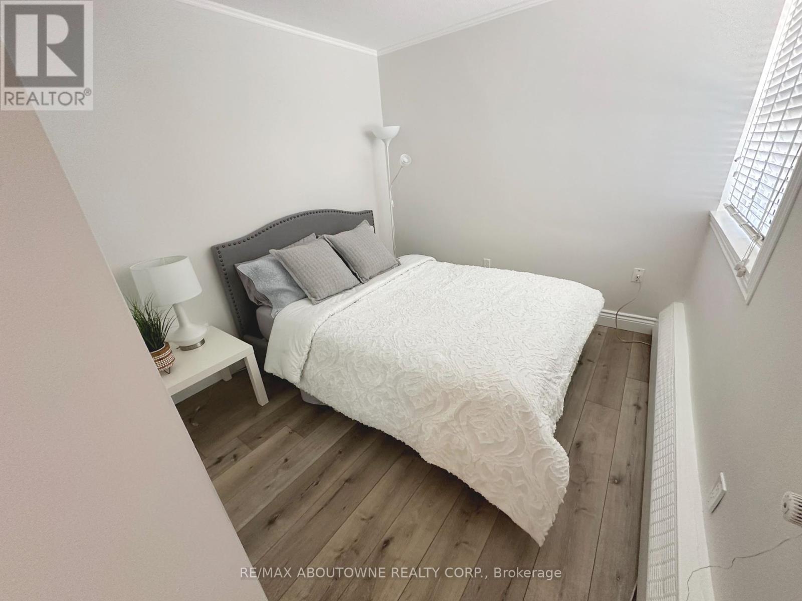 408 - 2263 Marine Drive, Oakville, Ontario  L6L 5K1 - Photo 11 - W12003326