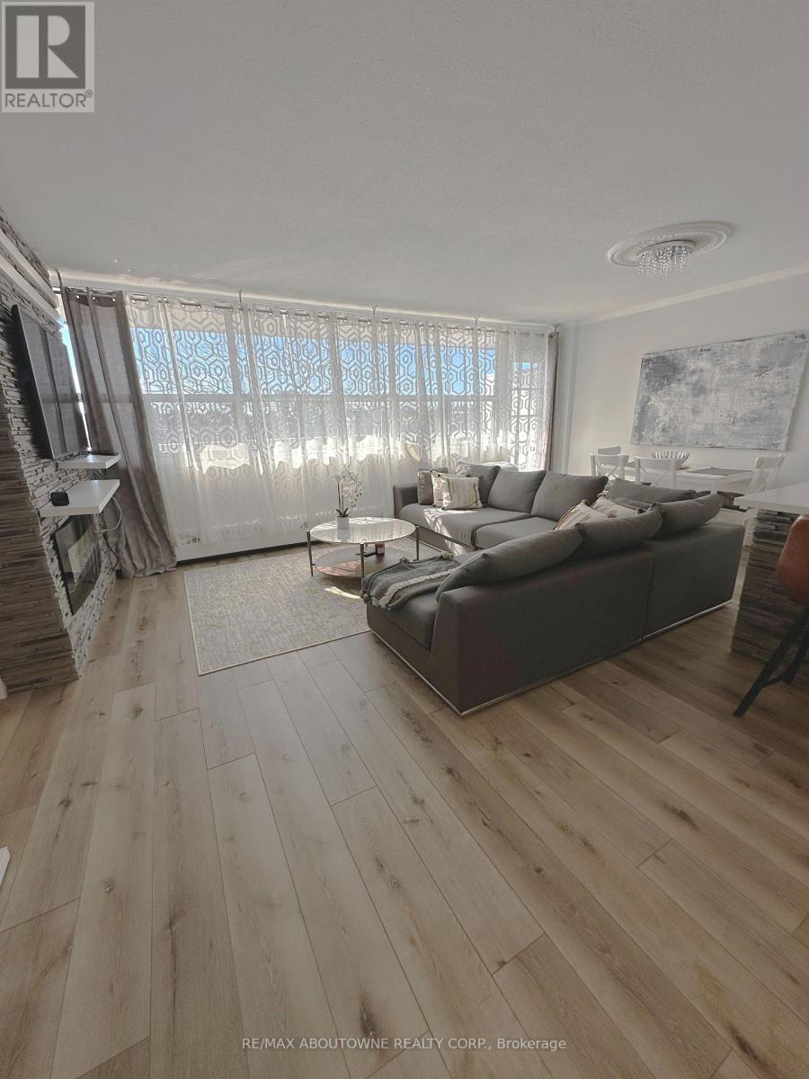 408 - 2263 Marine Drive, Oakville, Ontario  L6L 5K1 - Photo 8 - W12003326
