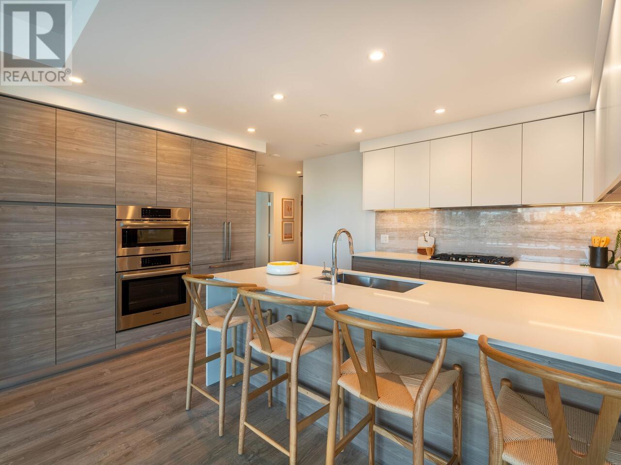 1903 680 Quayside Drive, New Westminster, British Columbia  V3M 0P2 - Photo 2 - R2966967