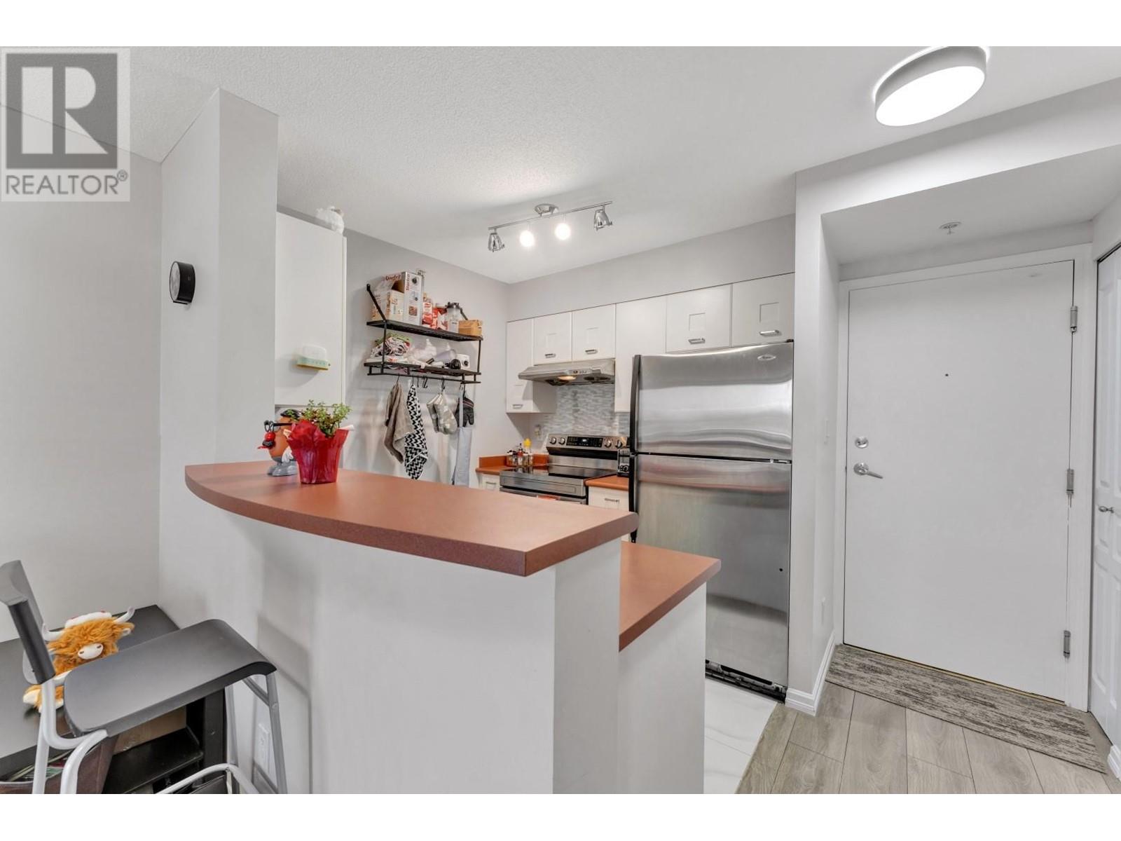 502 3438 Vanness Avenue, Vancouver, British Columbia  V5R 6E7 - Photo 3 - R2974340