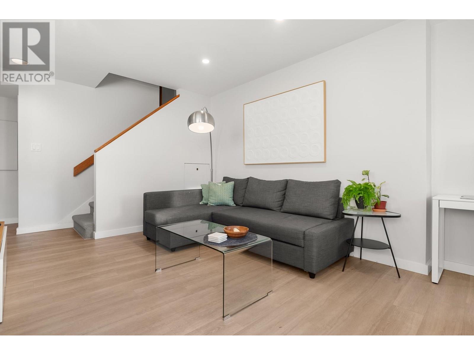 150 W 18th Street, North Vancouver, British Columbia  V7M 1W4 - Photo 13 - R2974361
