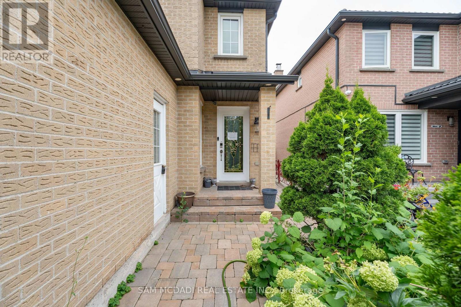 Property at 4484 JENKINS CRESCENT image 2