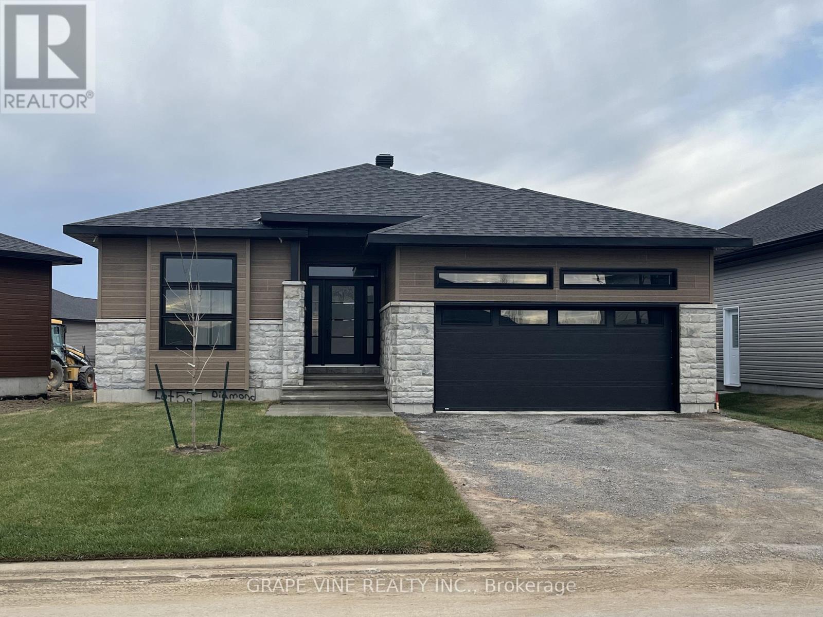Property at 1345 DIAMOND STREET image 1