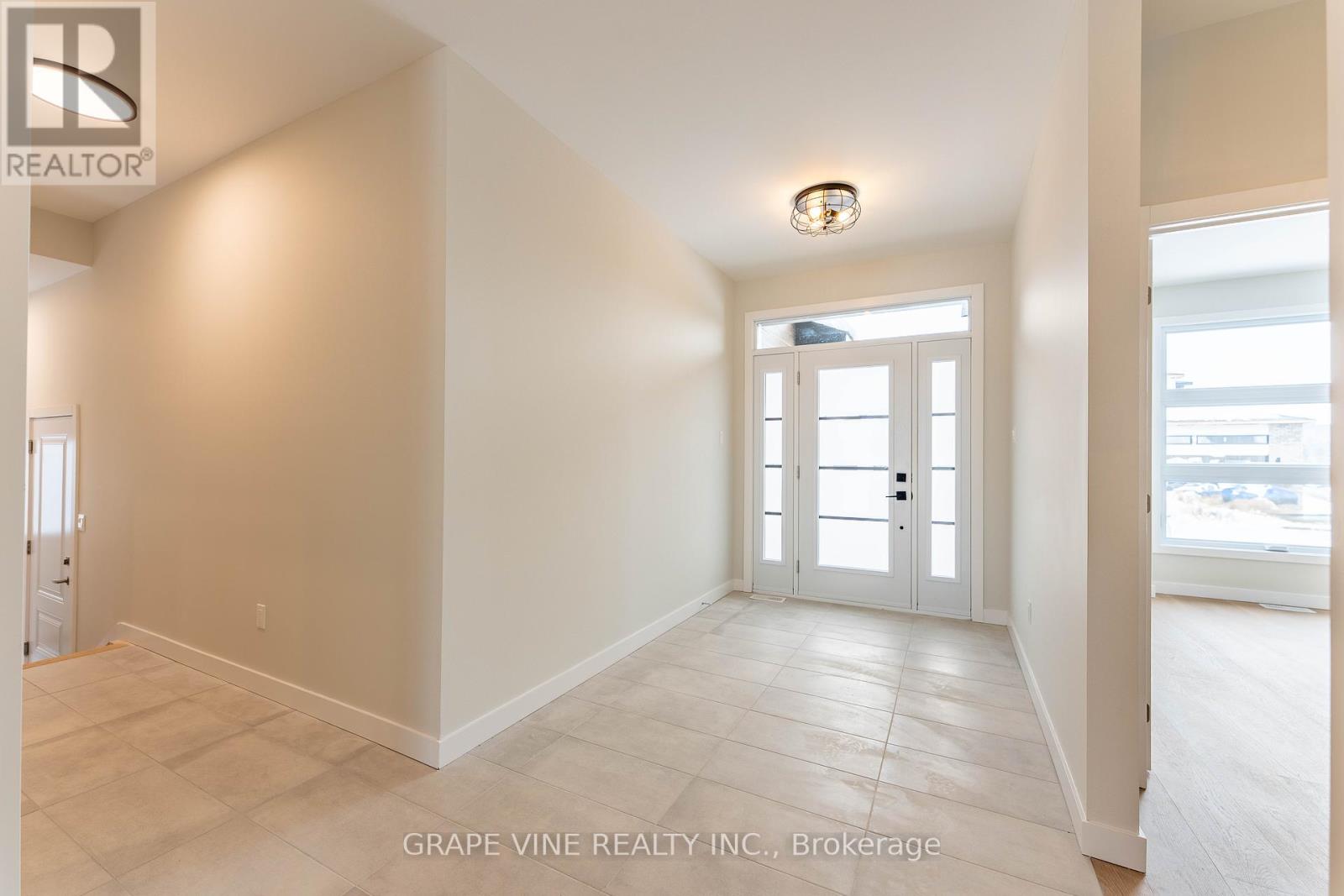 Property at 1345 DIAMOND STREET image 3