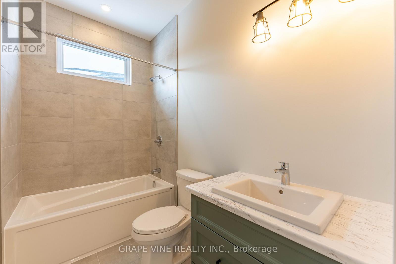 Property at 1345 DIAMOND STREET image 4