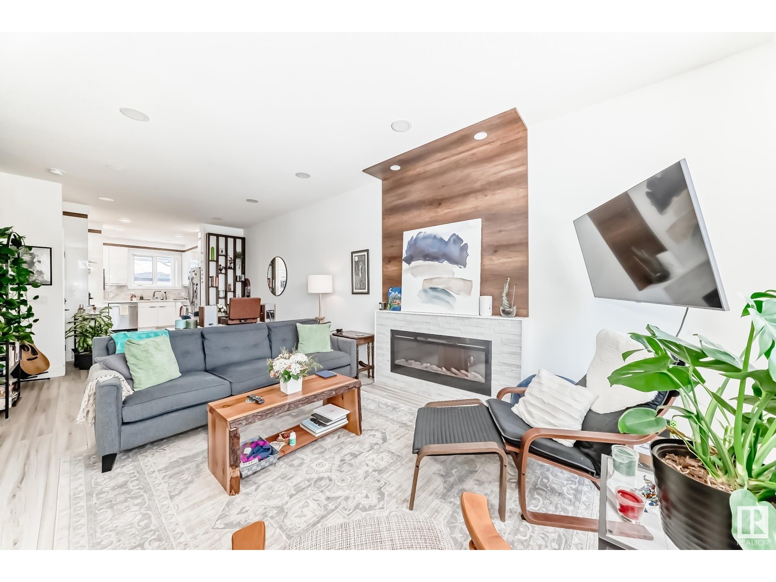 Property at 7222 112 ST NW image 3