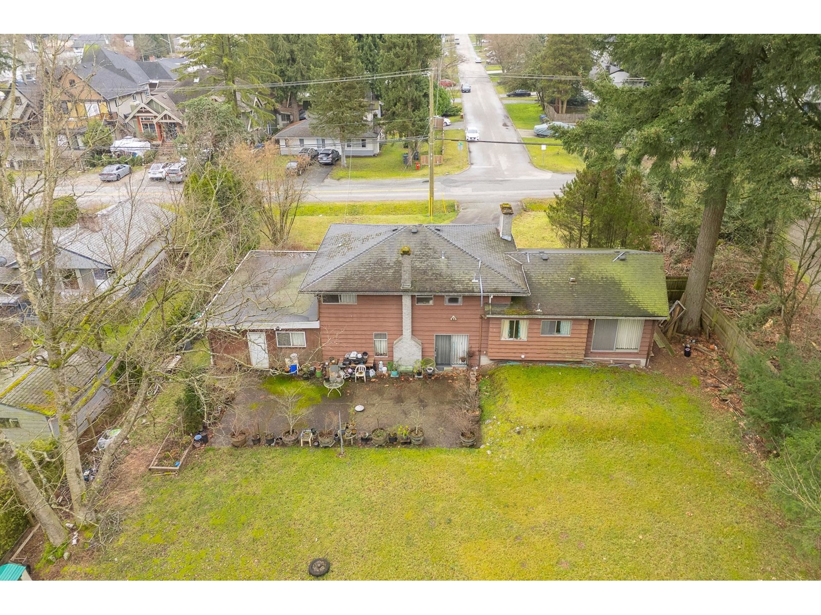 Property at 14457 110 AVENUE image 3