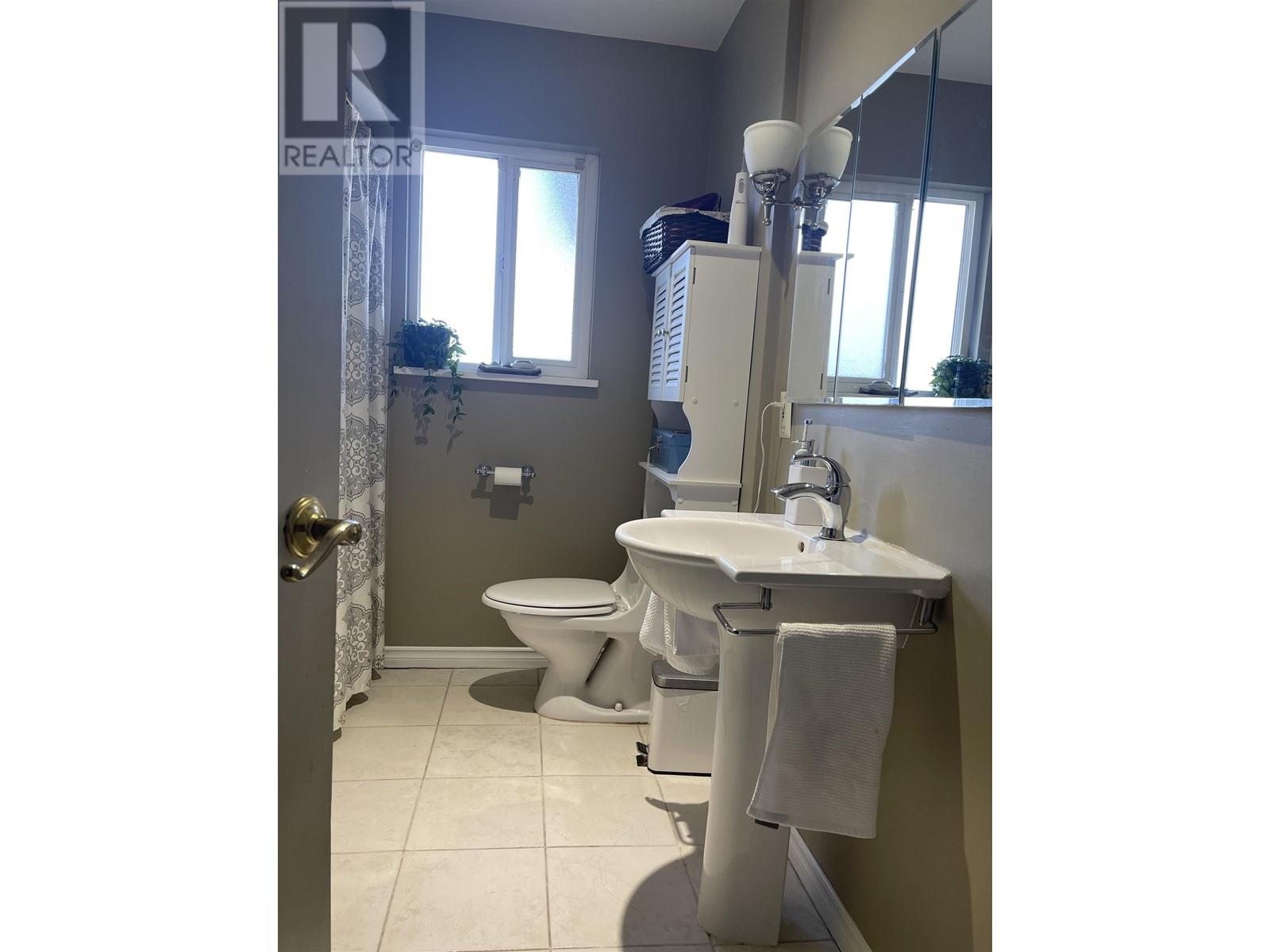 6655 Strathmore Avenue, Burnaby, British Columbia  V5E 3H8 - Photo 11 - R2974135