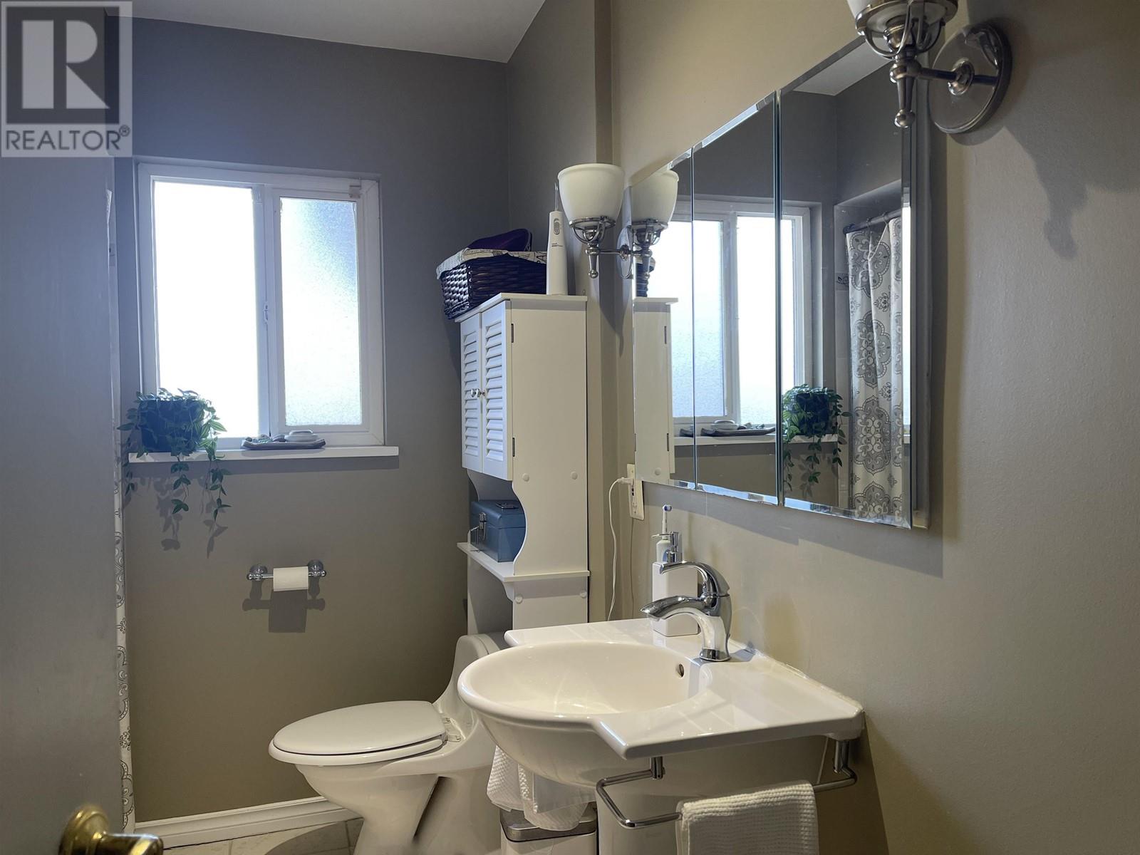 6655 Strathmore Avenue, Burnaby, British Columbia  V5E 3H8 - Photo 9 - R2974135