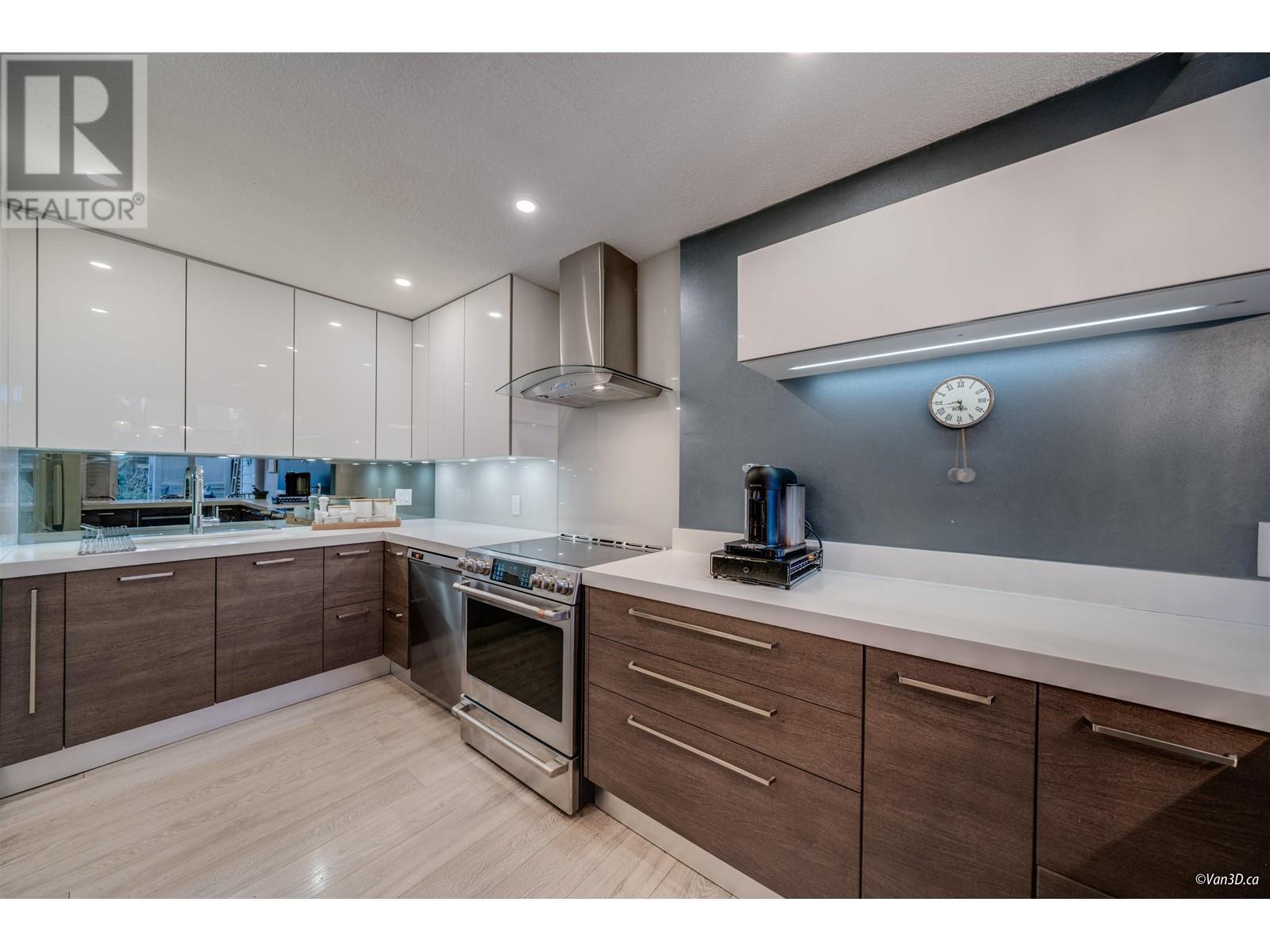 Property at 3903 PENDER STREET image 4
