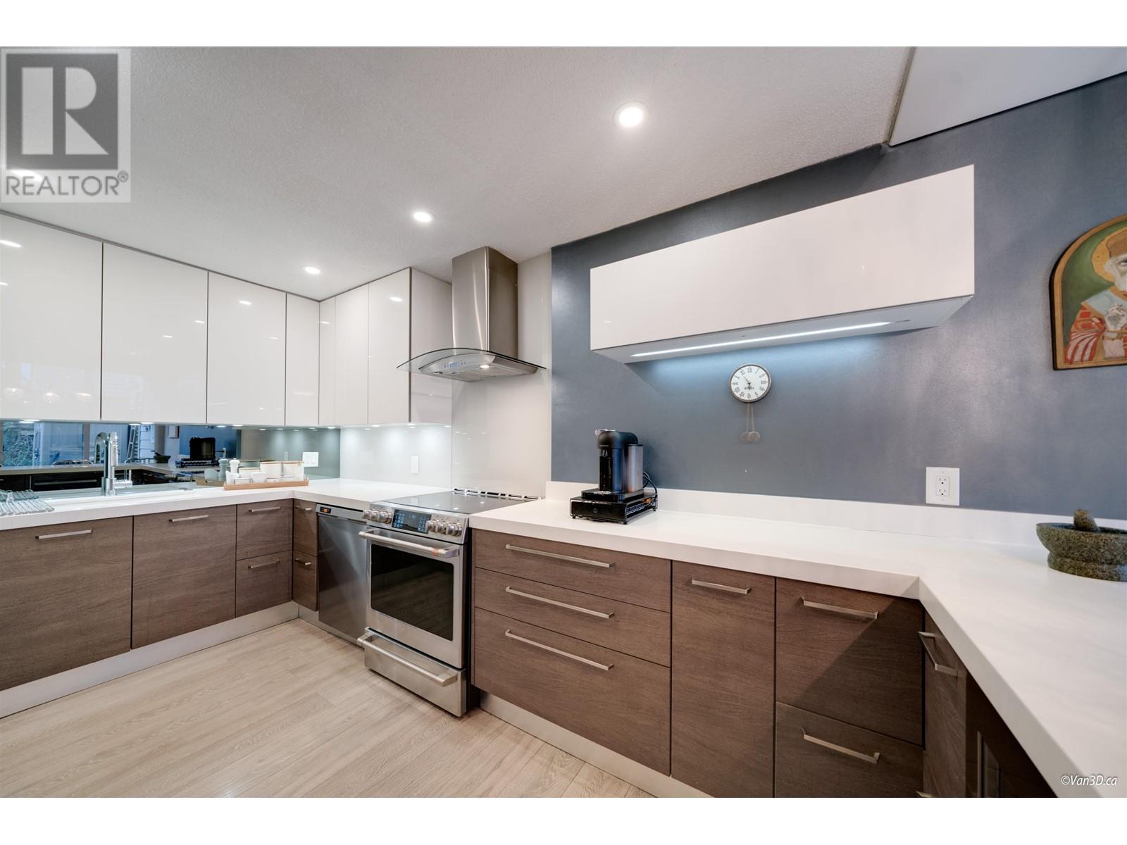 Property at 3903 PENDER STREET image 5