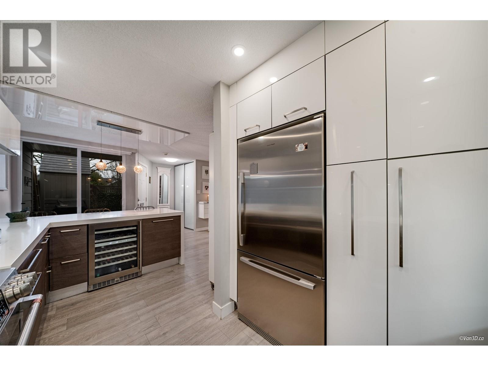 3903 Pender Street, Burnaby, British Columbia  V5C 2L7 - Photo 6 - R2974372