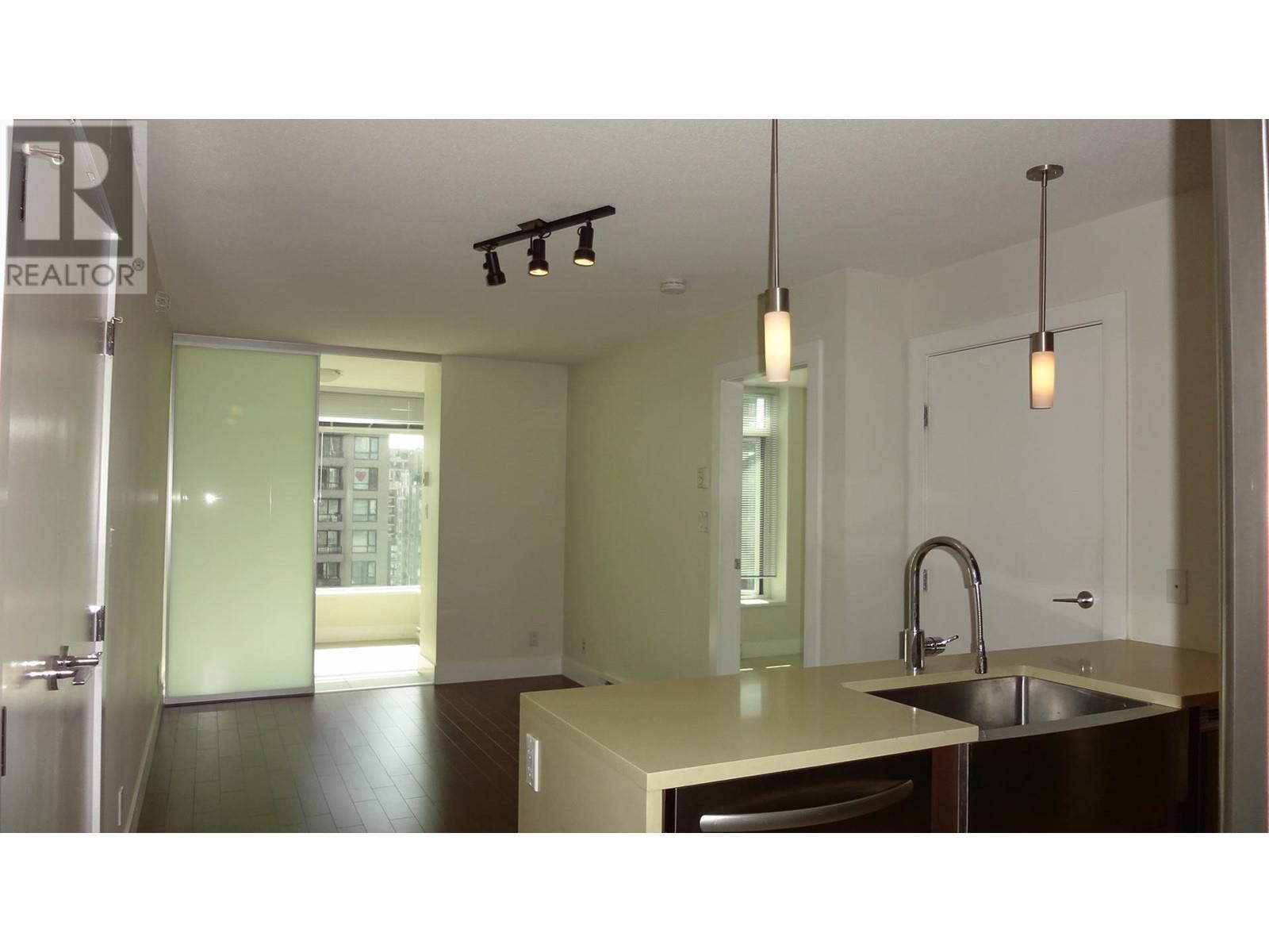 2300 888 Homer Street, Vancouver, British Columbia  V6B 0H7 - Photo 2 - R2974382