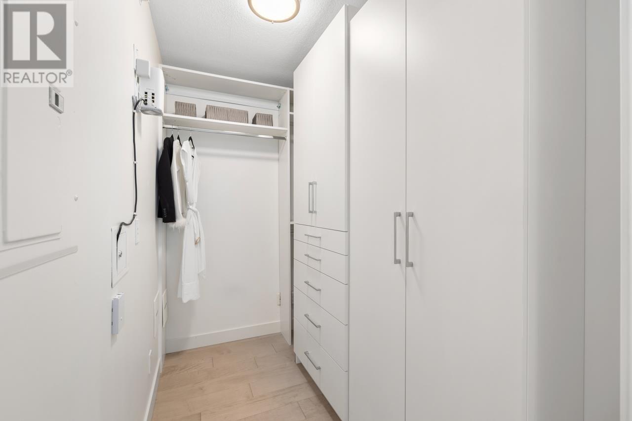 Listing Picture 17 of 31 : 406 1133 HOMER STREET, Vancouver / 溫哥華 - 魯藝地產 Yvonne Lu Group - MLS Medallion Club Member