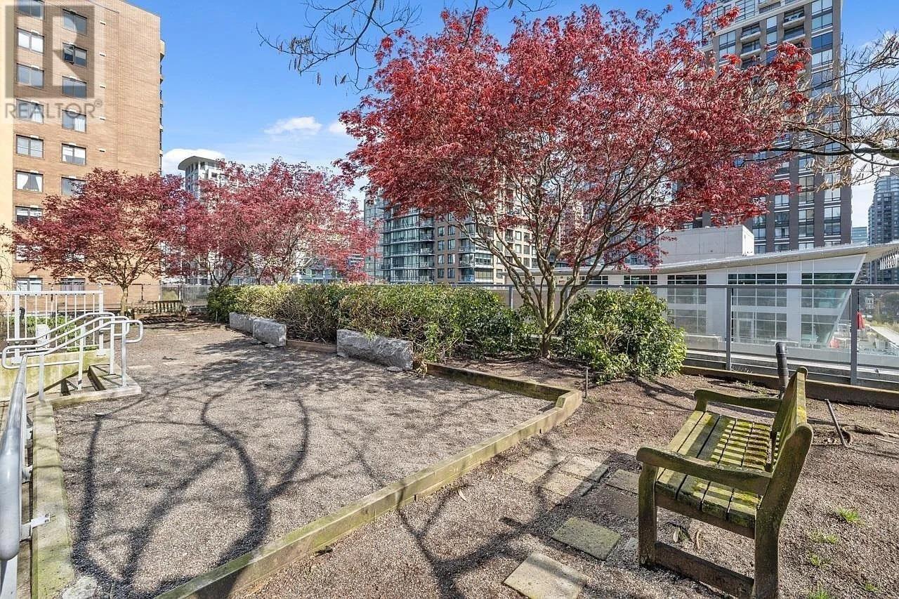 Listing Picture 25 of 31 : 406 1133 HOMER STREET, Vancouver / 溫哥華 - 魯藝地產 Yvonne Lu Group - MLS Medallion Club Member