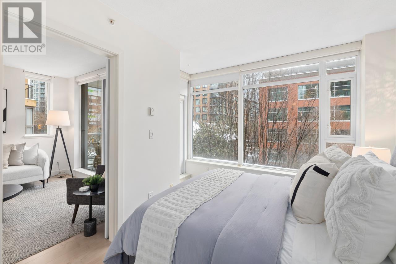 Listing Picture 13 of 31 : 406 1133 HOMER STREET, Vancouver / 溫哥華 - 魯藝地產 Yvonne Lu Group - MLS Medallion Club Member