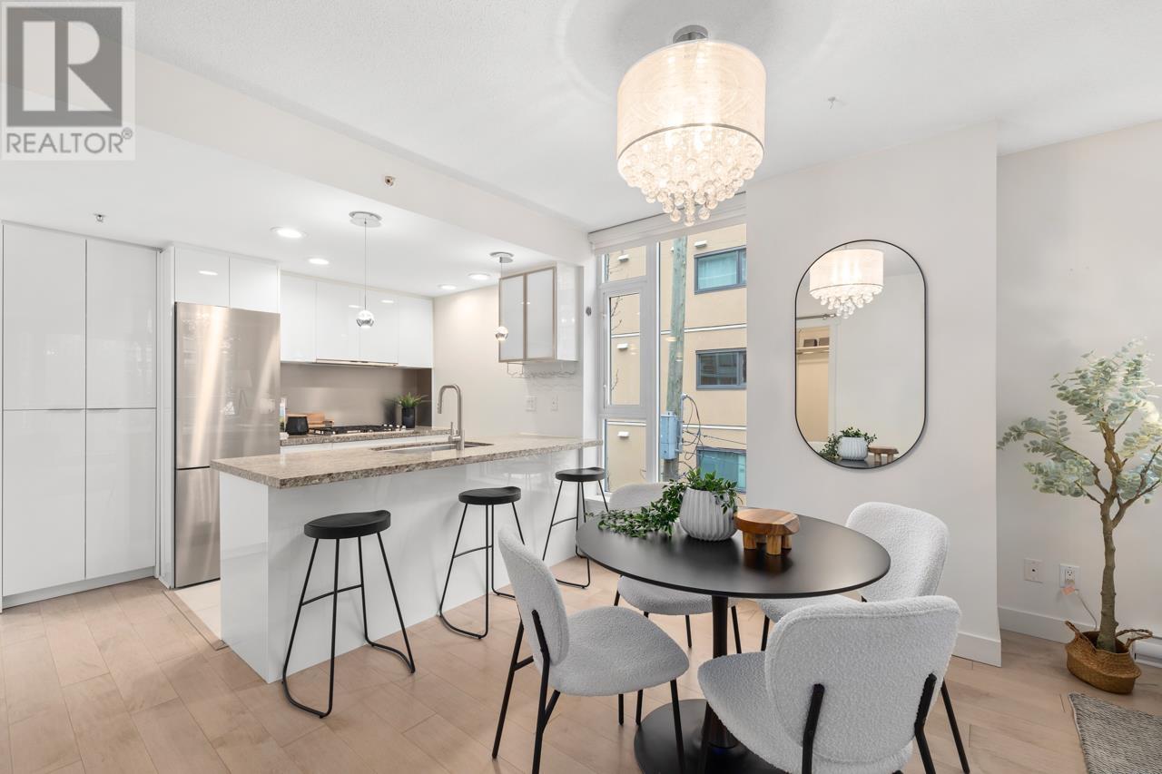 Listing Picture 4 of 31 : 406 1133 HOMER STREET, Vancouver / 溫哥華 - 魯藝地產 Yvonne Lu Group - MLS Medallion Club Member