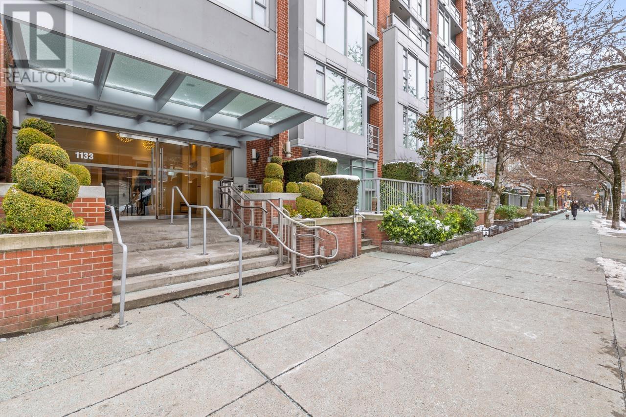 Listing Picture 27 of 31 : 406 1133 HOMER STREET, Vancouver / 溫哥華 - 魯藝地產 Yvonne Lu Group - MLS Medallion Club Member