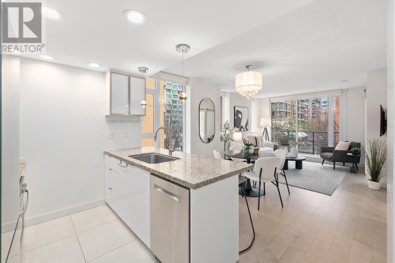 Listing Picture 8 of 31 : 406 1133 HOMER STREET, Vancouver / 溫哥華 - 魯藝地產 Yvonne Lu Group - MLS Medallion Club Member