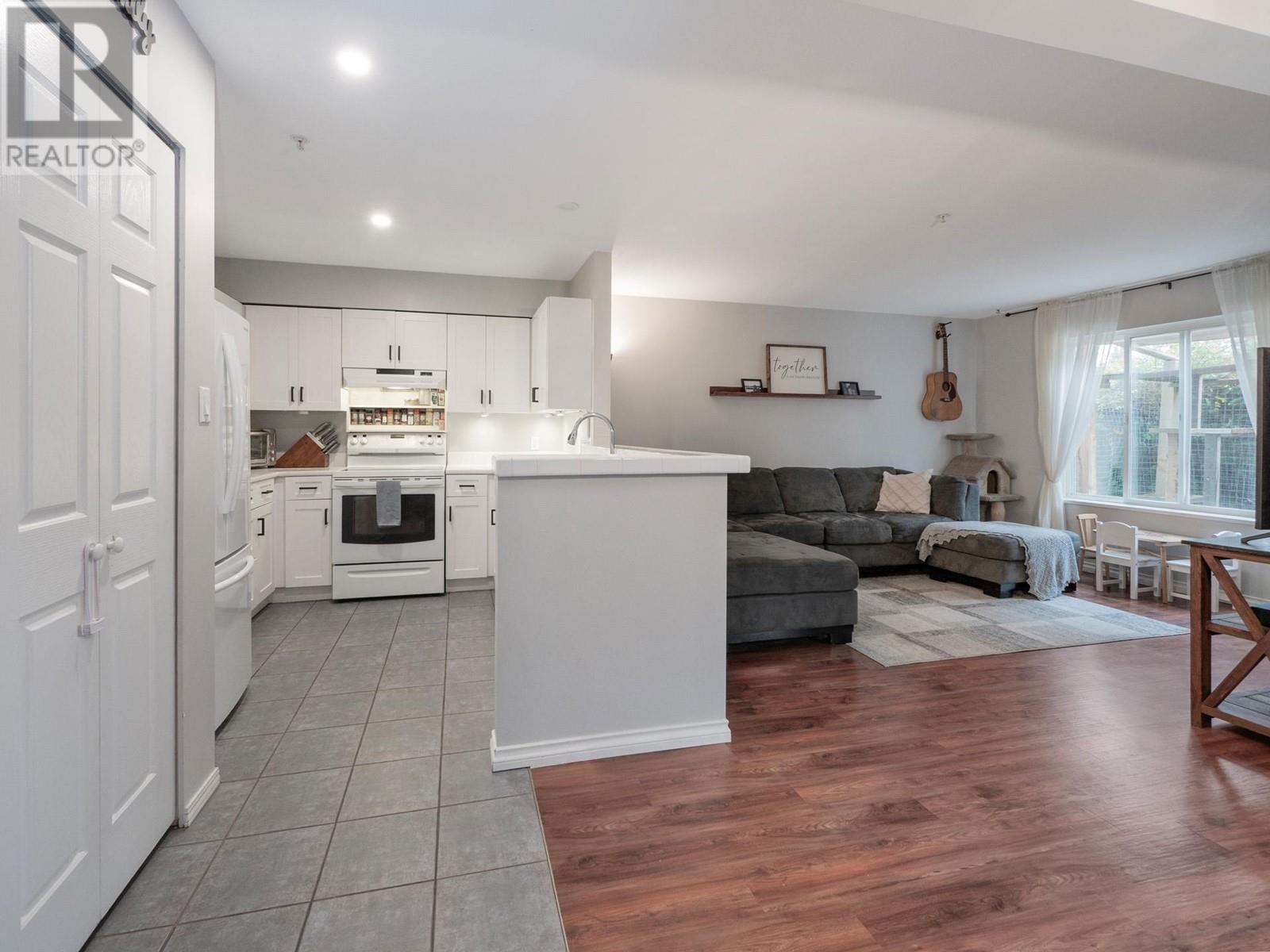 Property at 111 5711 EBBTIDE STREET image 2