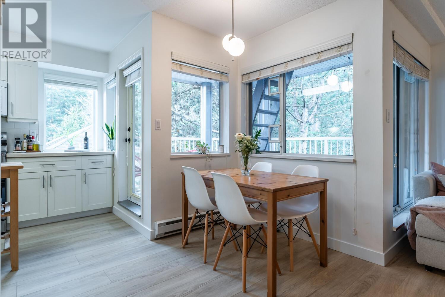Listing Picture 8 of 31 : 34 7345 SANDBORNE AVENUE, Burnaby / 本拿比 - 魯藝地產 Yvonne Lu Group - MLS Medallion Club Member