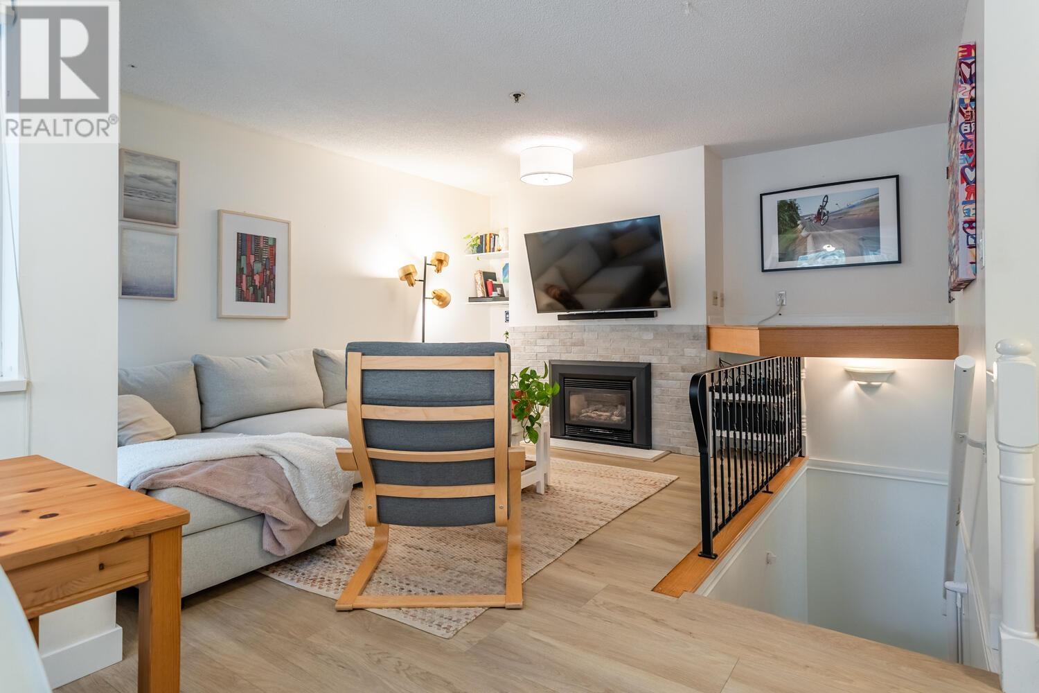 Listing Picture 6 of 31 : 34 7345 SANDBORNE AVENUE, Burnaby / 本拿比 - 魯藝地產 Yvonne Lu Group - MLS Medallion Club Member