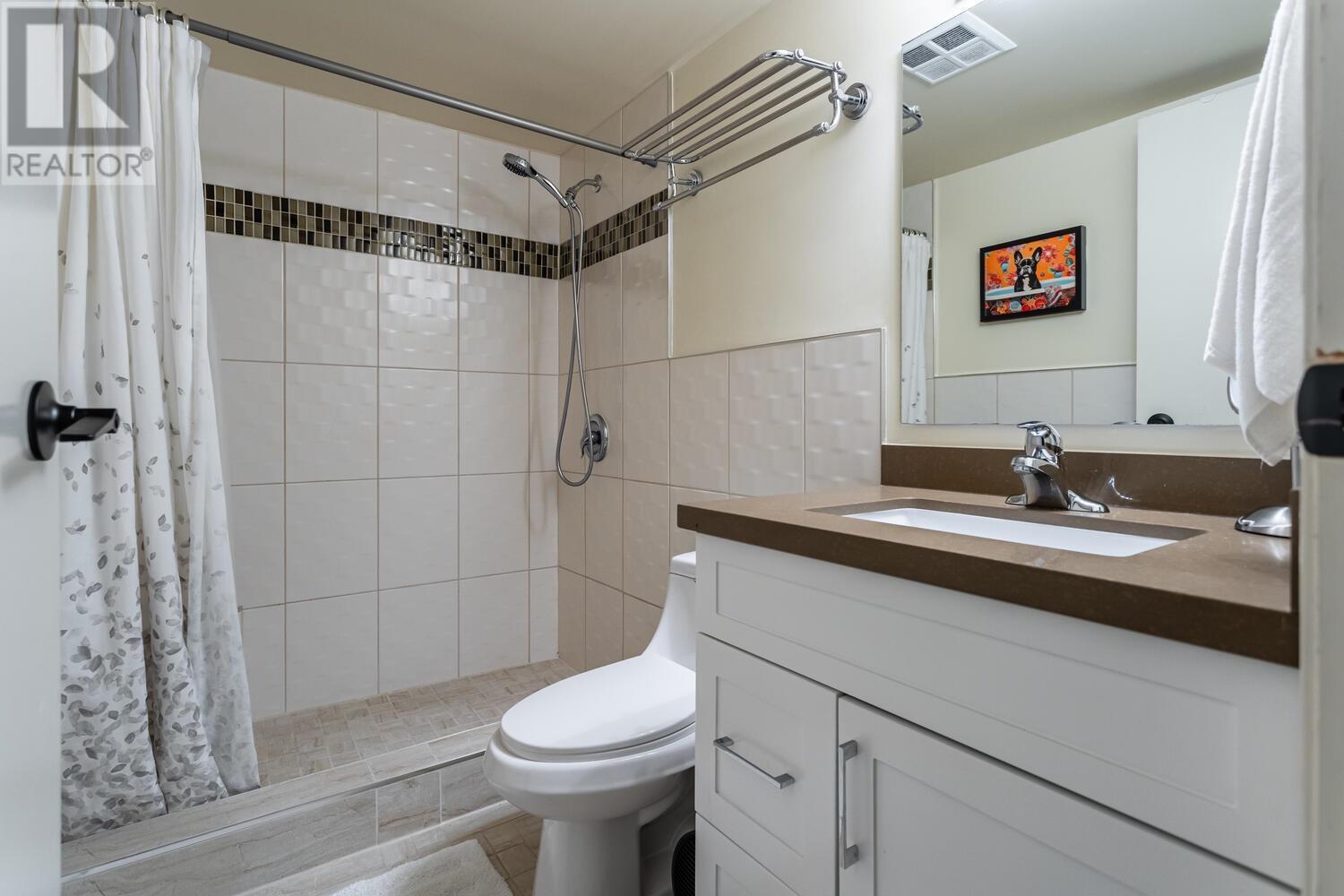 Listing Picture 25 of 31 : 34 7345 SANDBORNE AVENUE, Burnaby / 本拿比 - 魯藝地產 Yvonne Lu Group - MLS Medallion Club Member